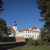 Říjen 2015 - Promoce absolventů CEMI v Břevnovském klášteře