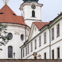 Duben 2017 - Video z promoce absolventů CEMI v Břevnovském klášteře, 11:00